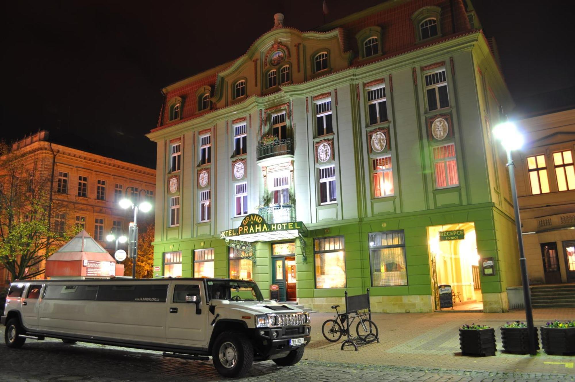 Grand Hotel Praha Jičín Extérieur photo